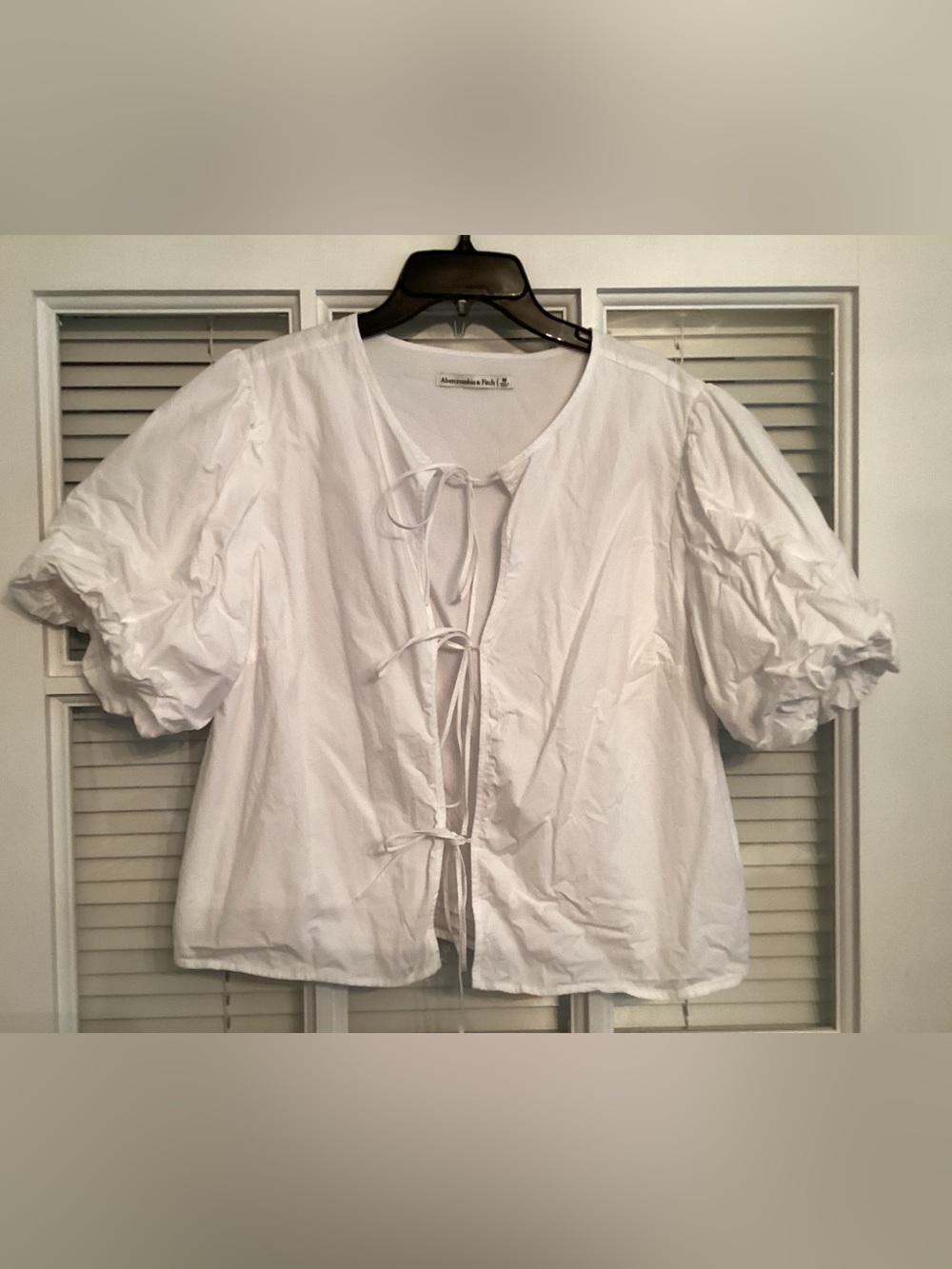 Abercrombie & Fitch White Tie-Front Puff Sleeve Blouse